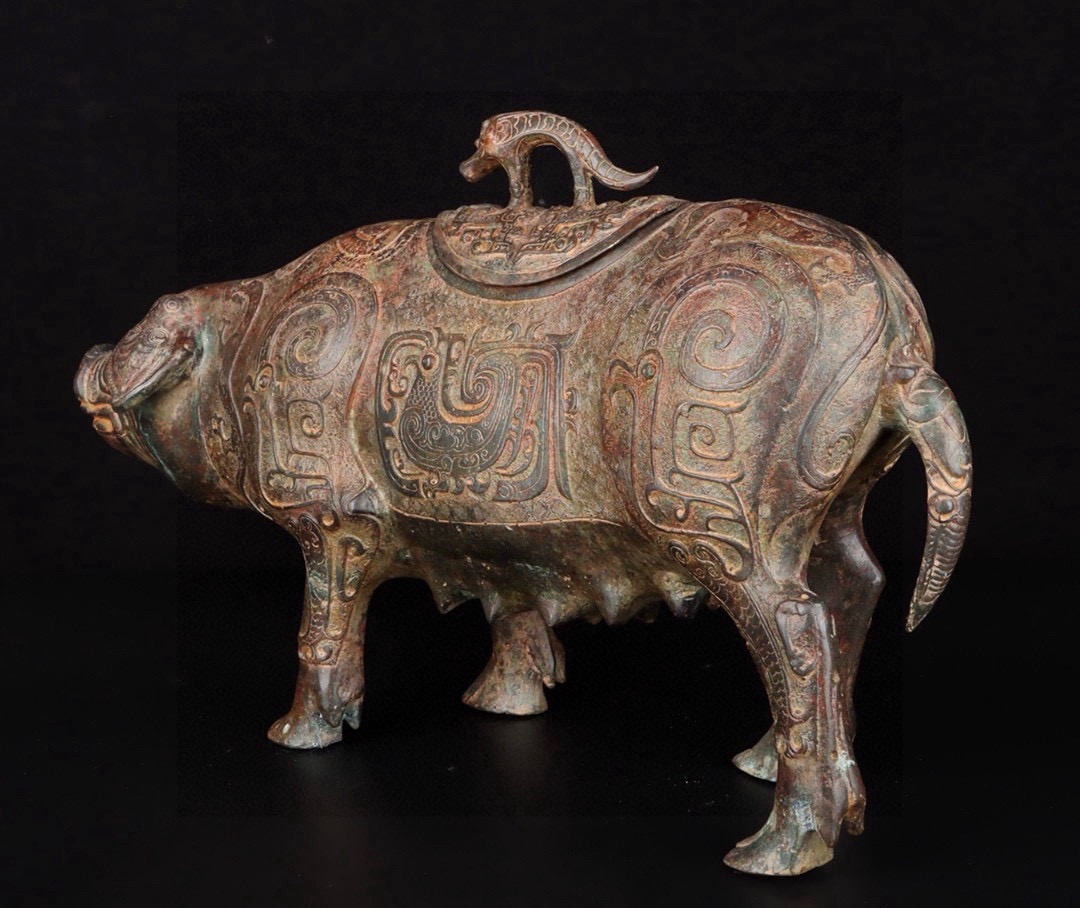 Zhou Dynasty Bronze Pig Statue