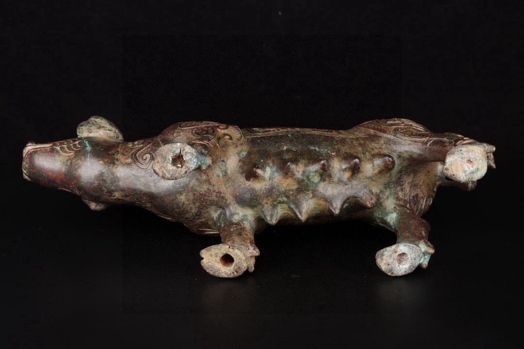 Zhou Dynasty Bronze Pig Statue
