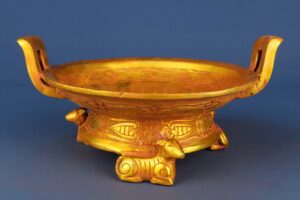 Han Dynasty Gilt Bronze Sheep Foot Plate with Inscriptions