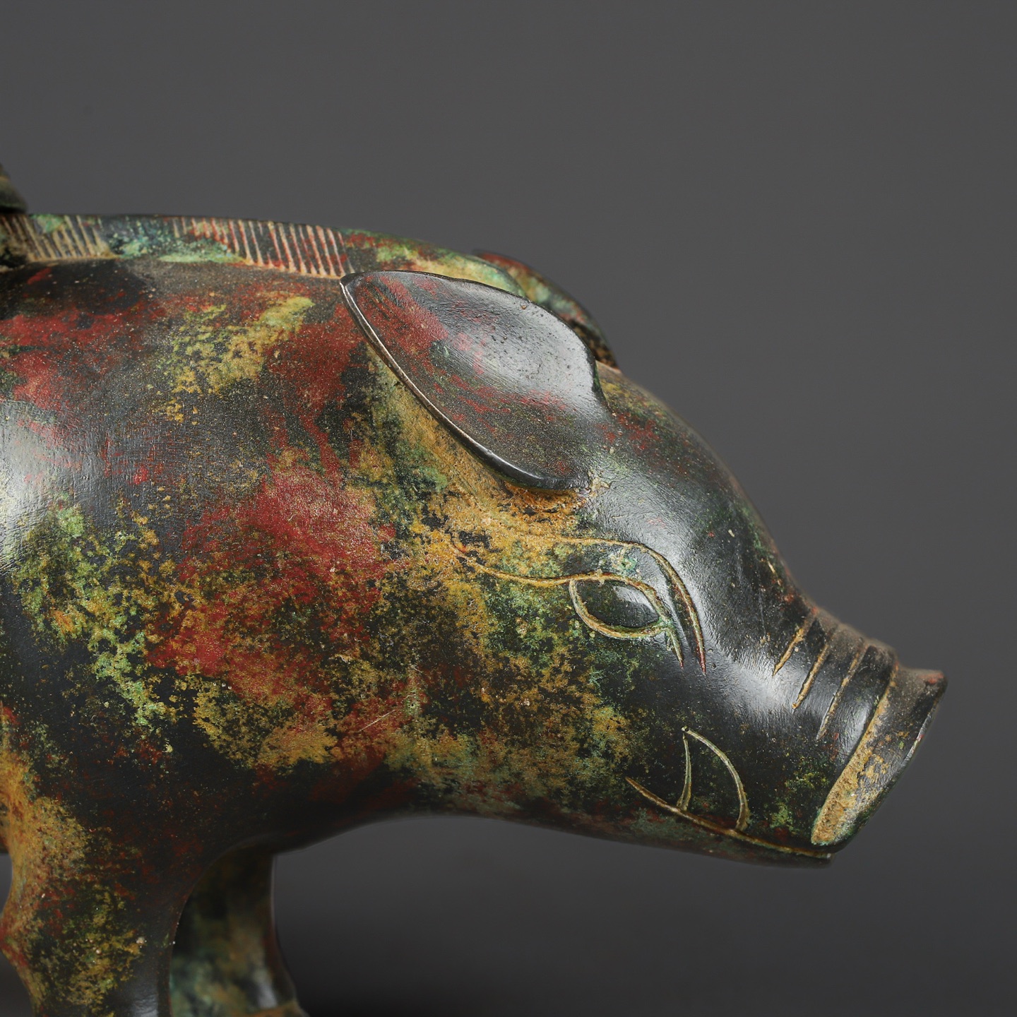 Zhou Dynasty Bronze Pig Statue
