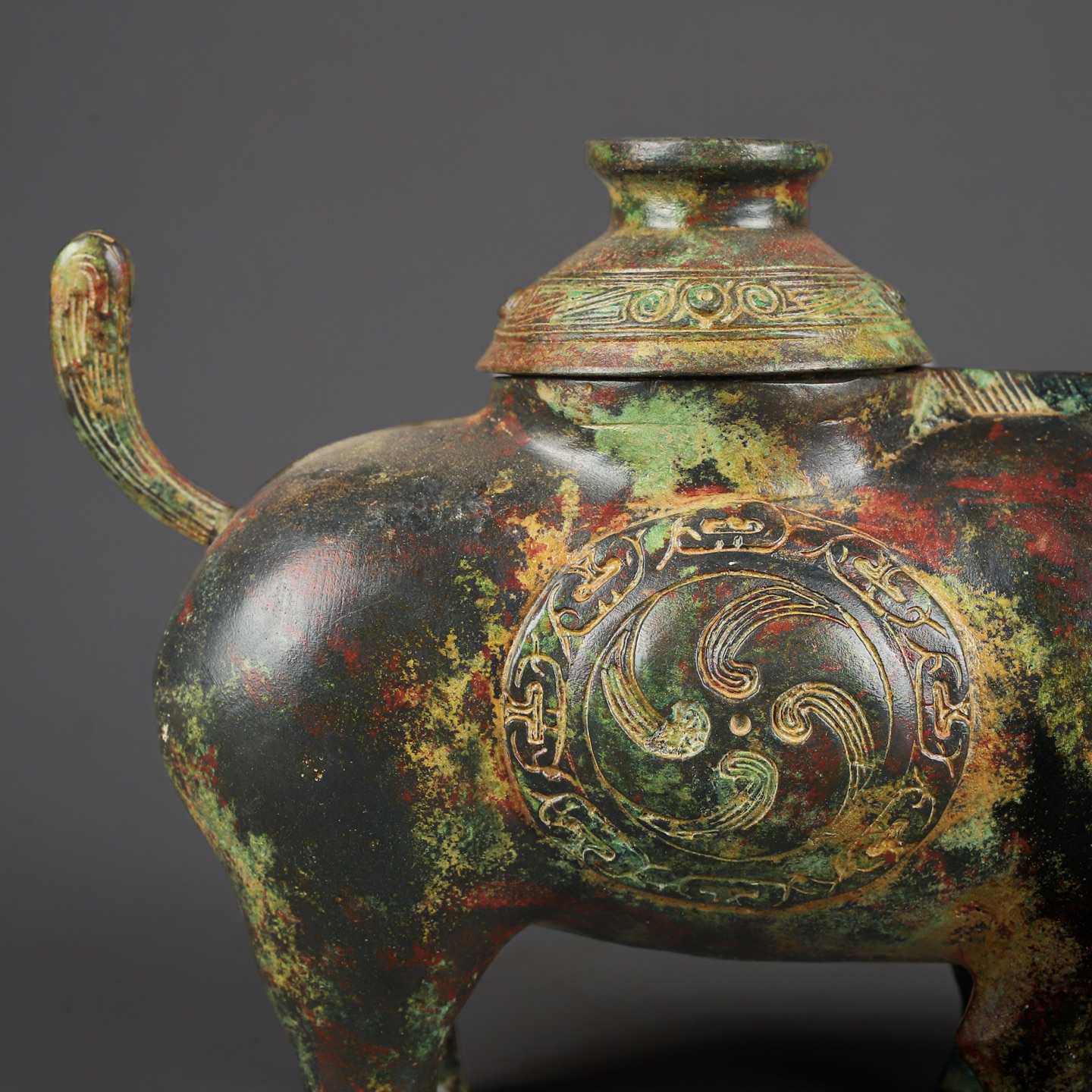 Zhou Dynasty Bronze Pig Statue