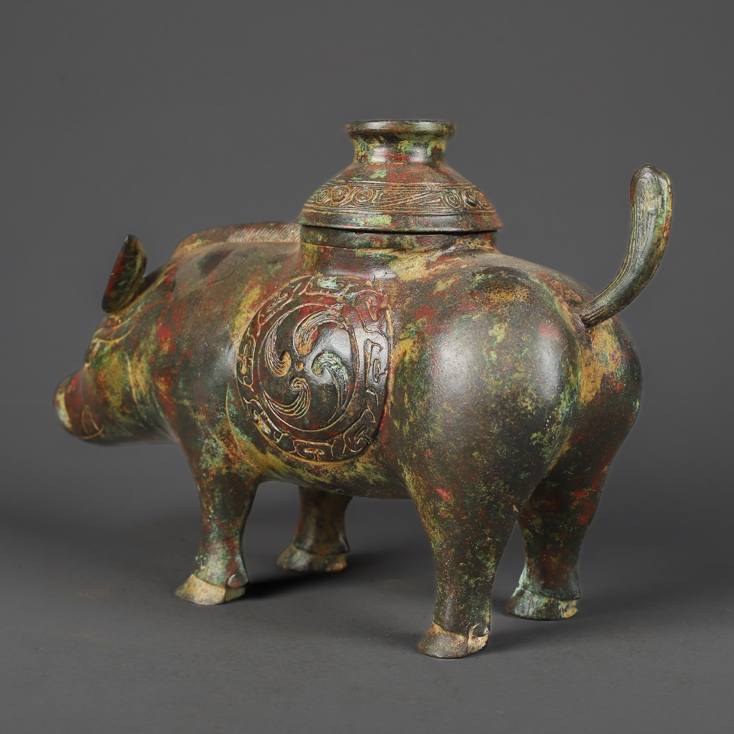Zhou Dynasty Bronze Pig Statue