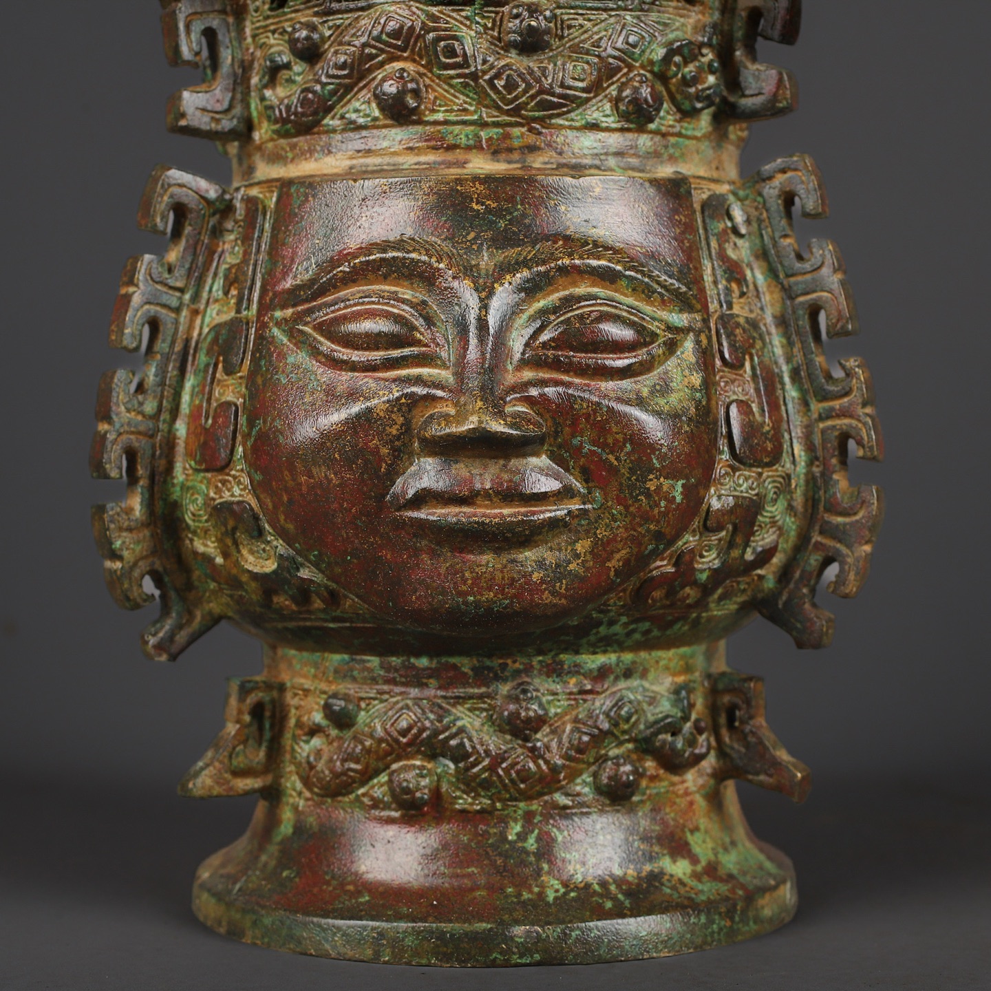 Zhou Dynasty Bronze round statue with human face