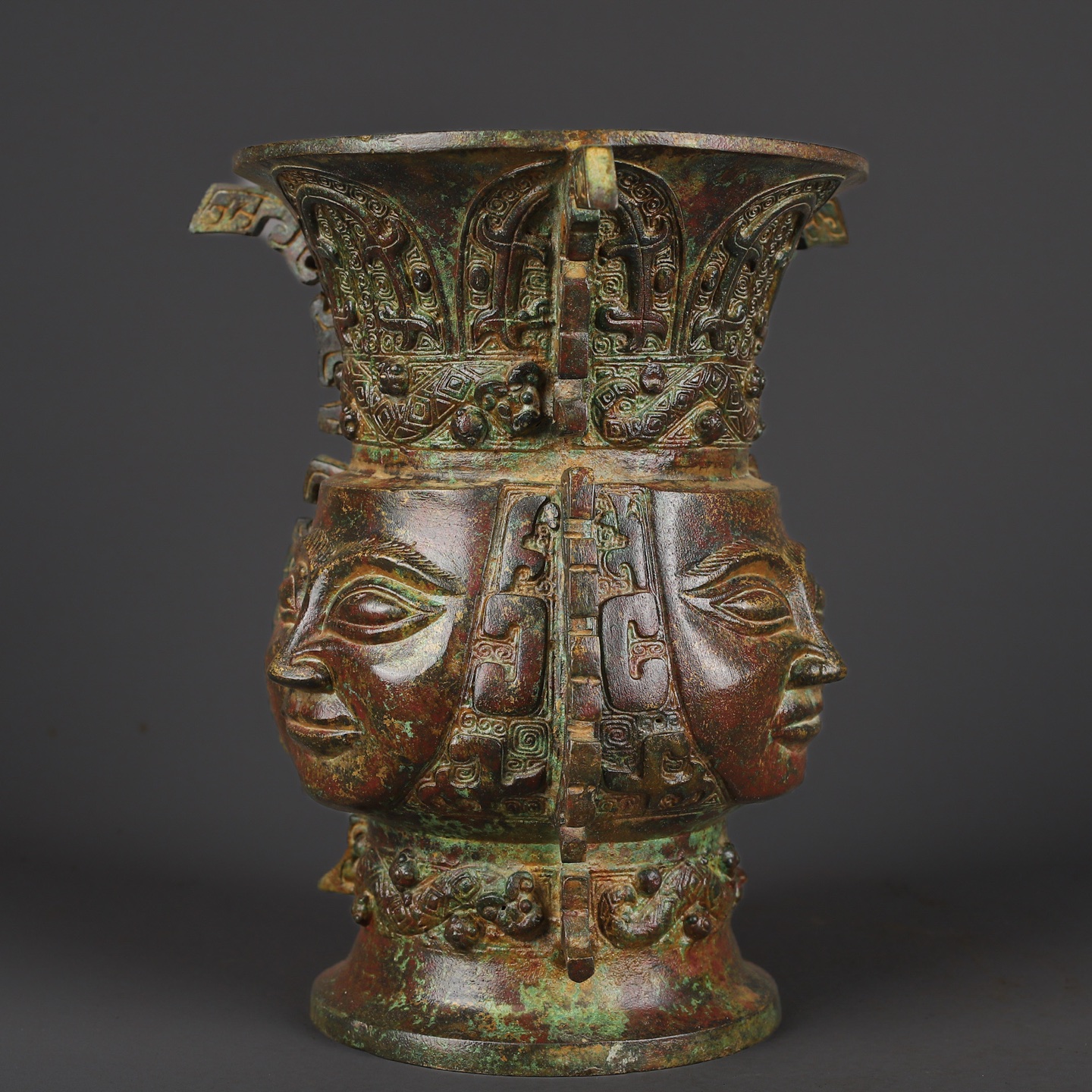 Zhou Dynasty Bronze round statue with human face