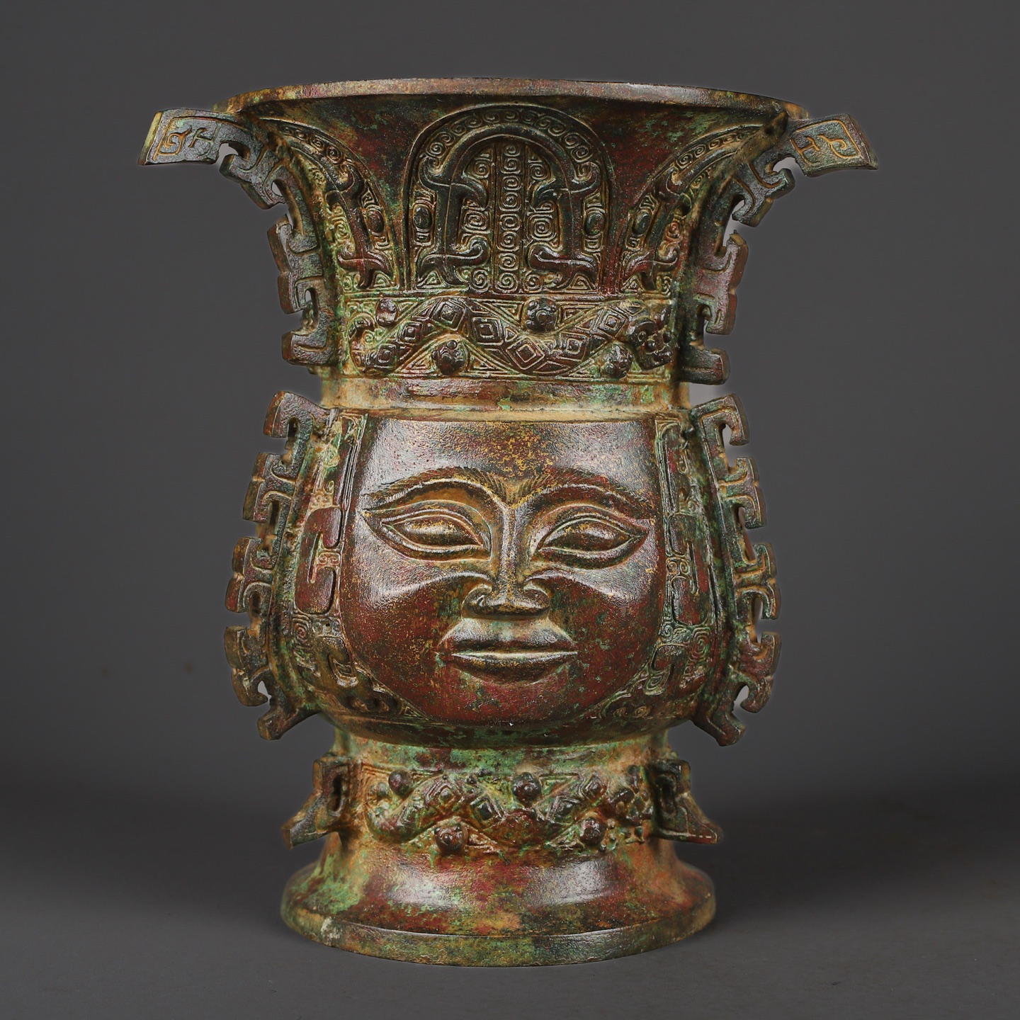 Zhou Dynasty Bronze round statue with human face