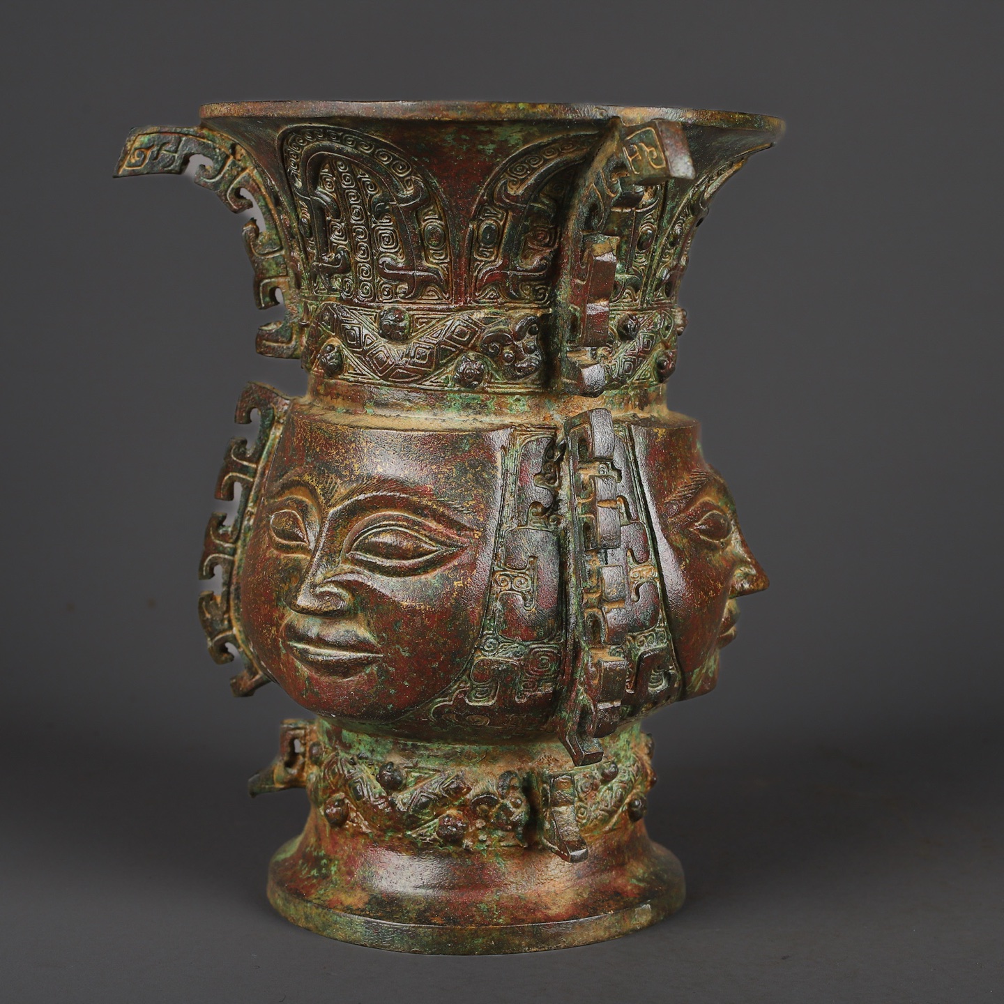 Zhou Dynasty Bronze round statue with human face