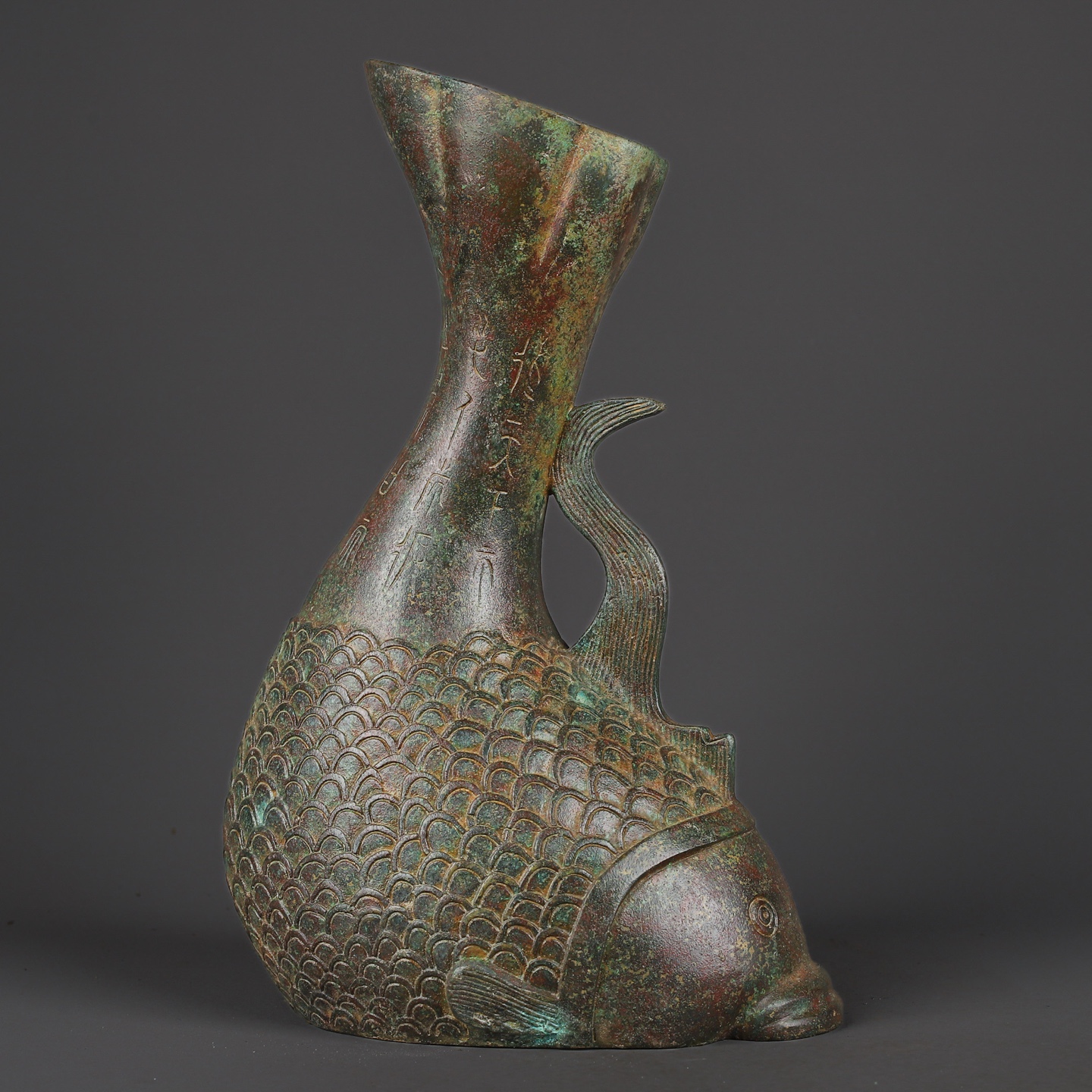 Han Dynasty Bronze fish bottle
