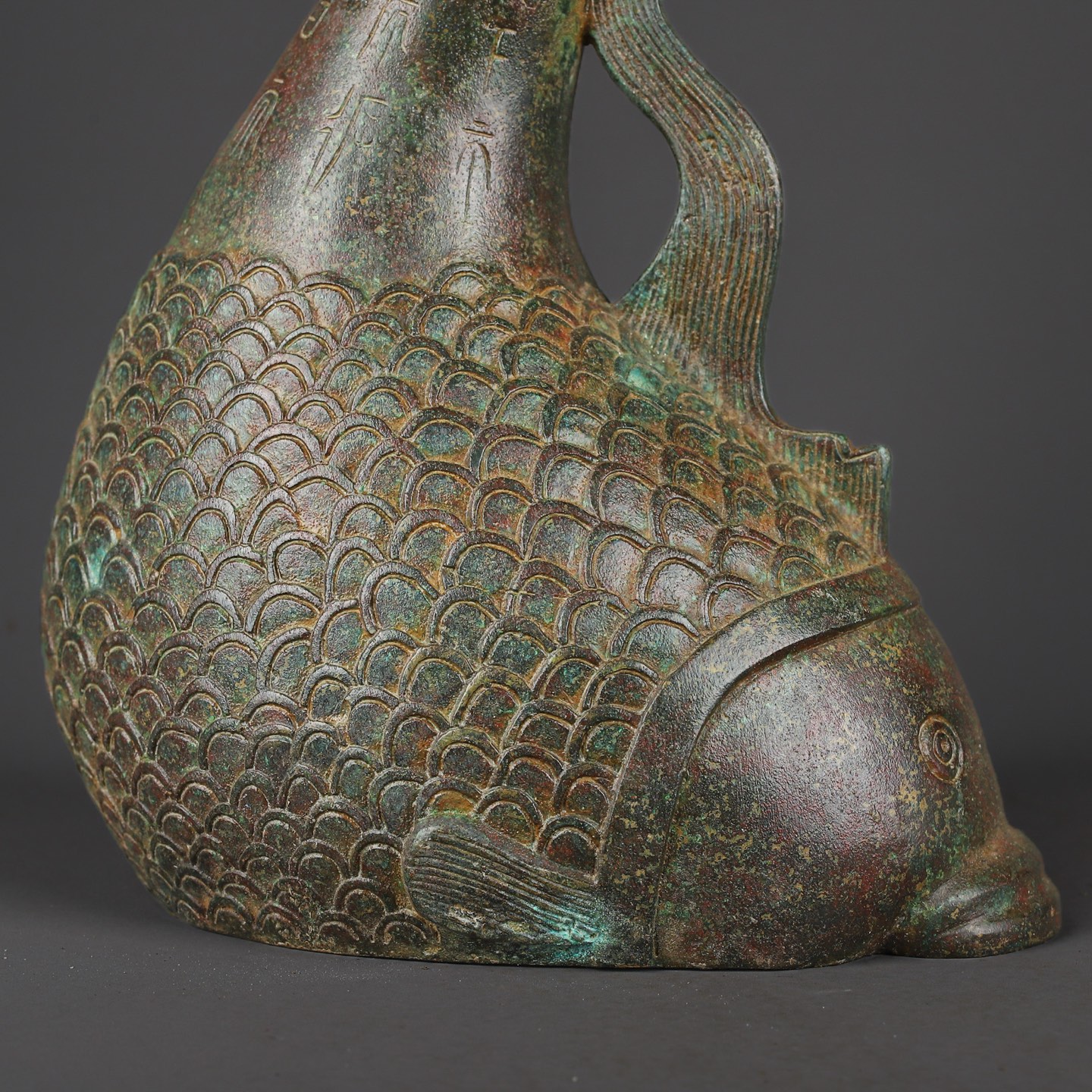 Han Dynasty Bronze fish bottle