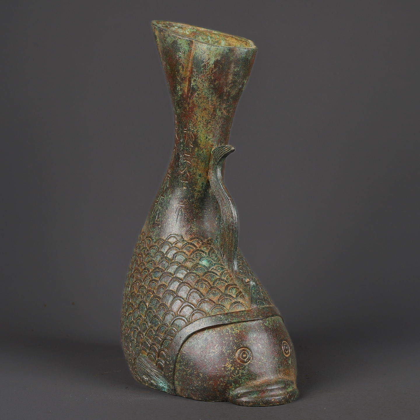 Han Dynasty Bronze fish bottle