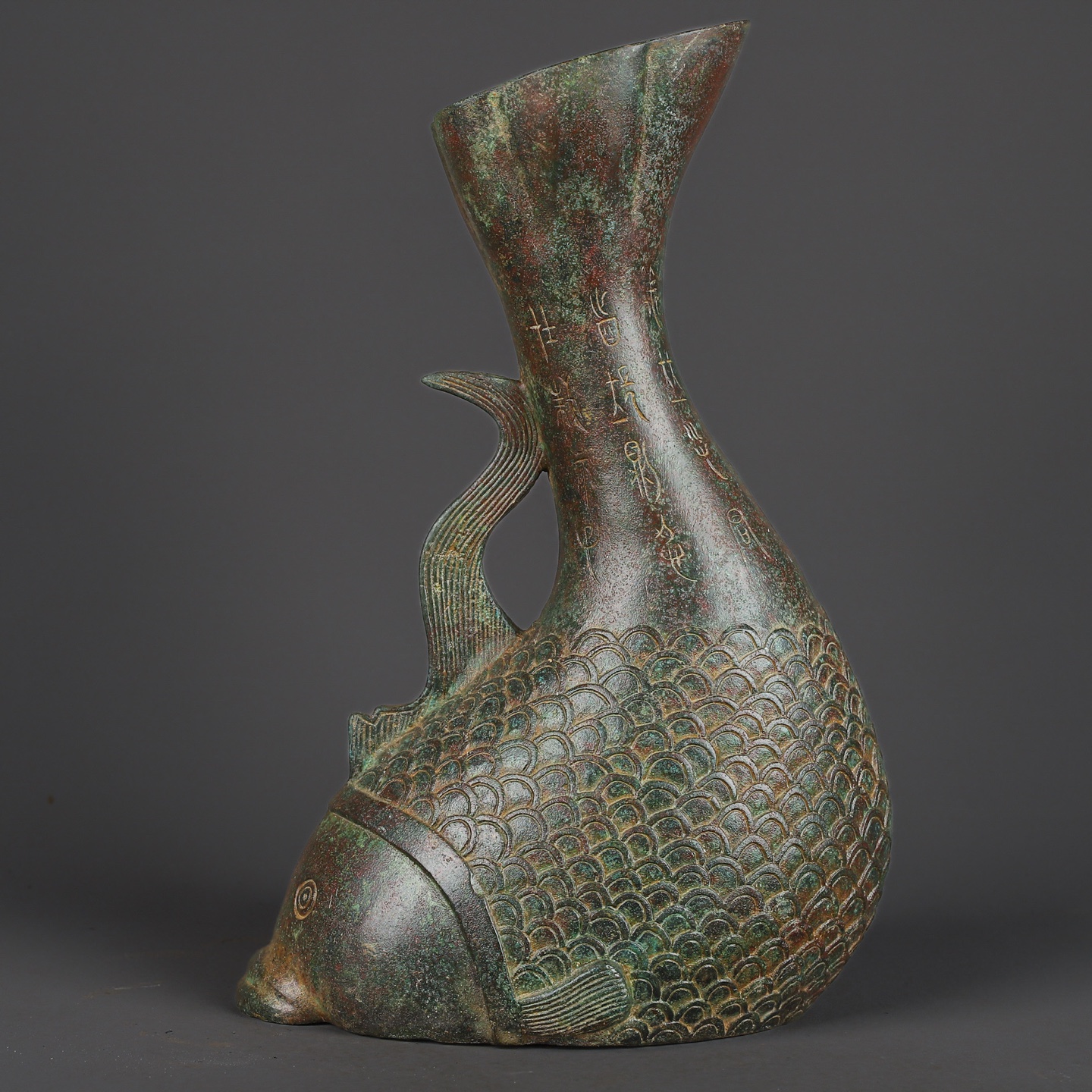 Han Dynasty Bronze fish bottle