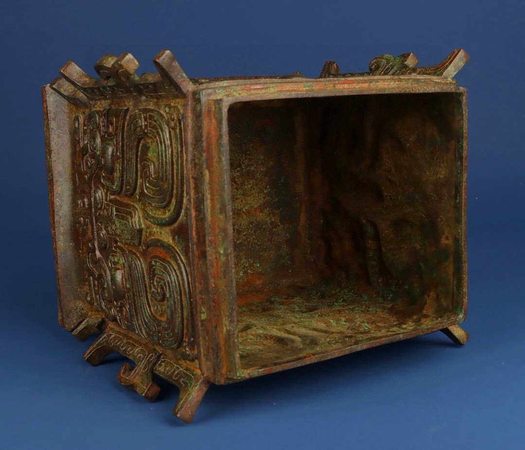 Zhou Dynasty Bronze Beast Face Square