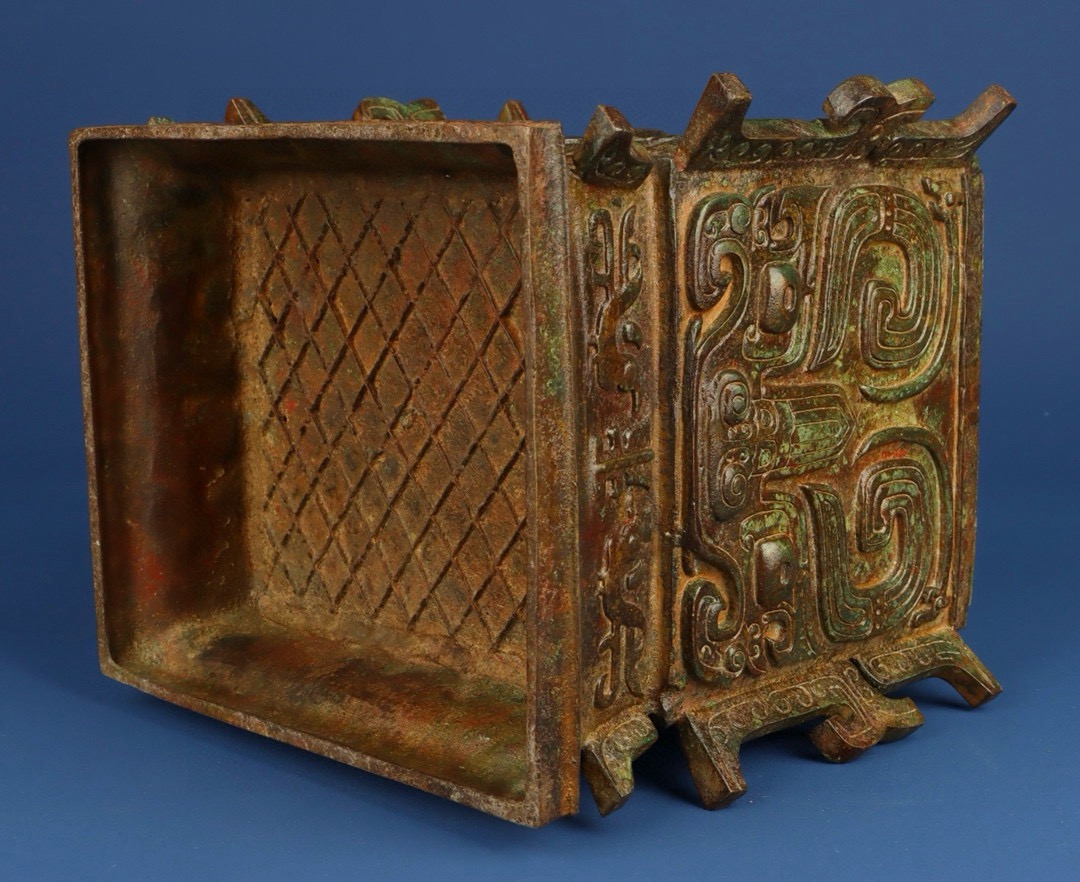 Zhou Dynasty Bronze Beast Face Square