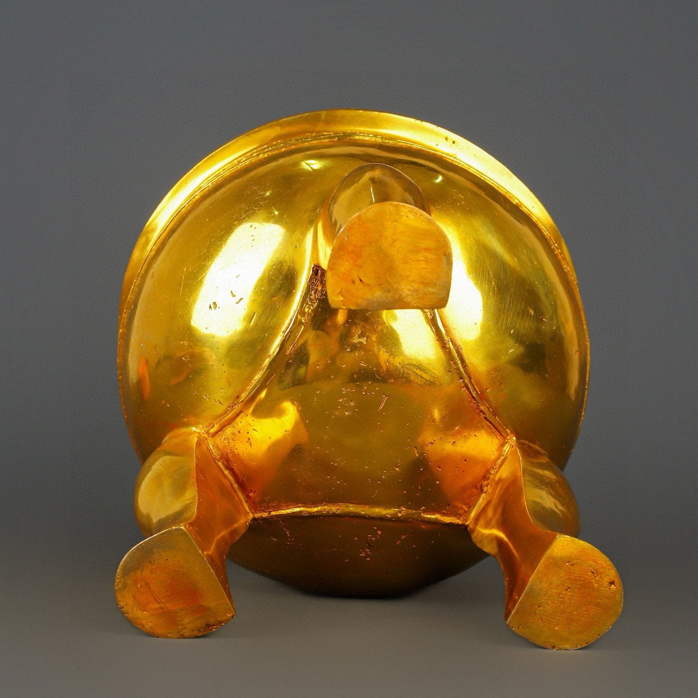 Zhou Dynasty Bronze gilt gold haired male tripod