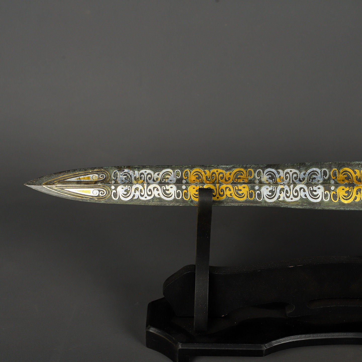 Han Dynasty Bronze sword with gold and silver inscriptions