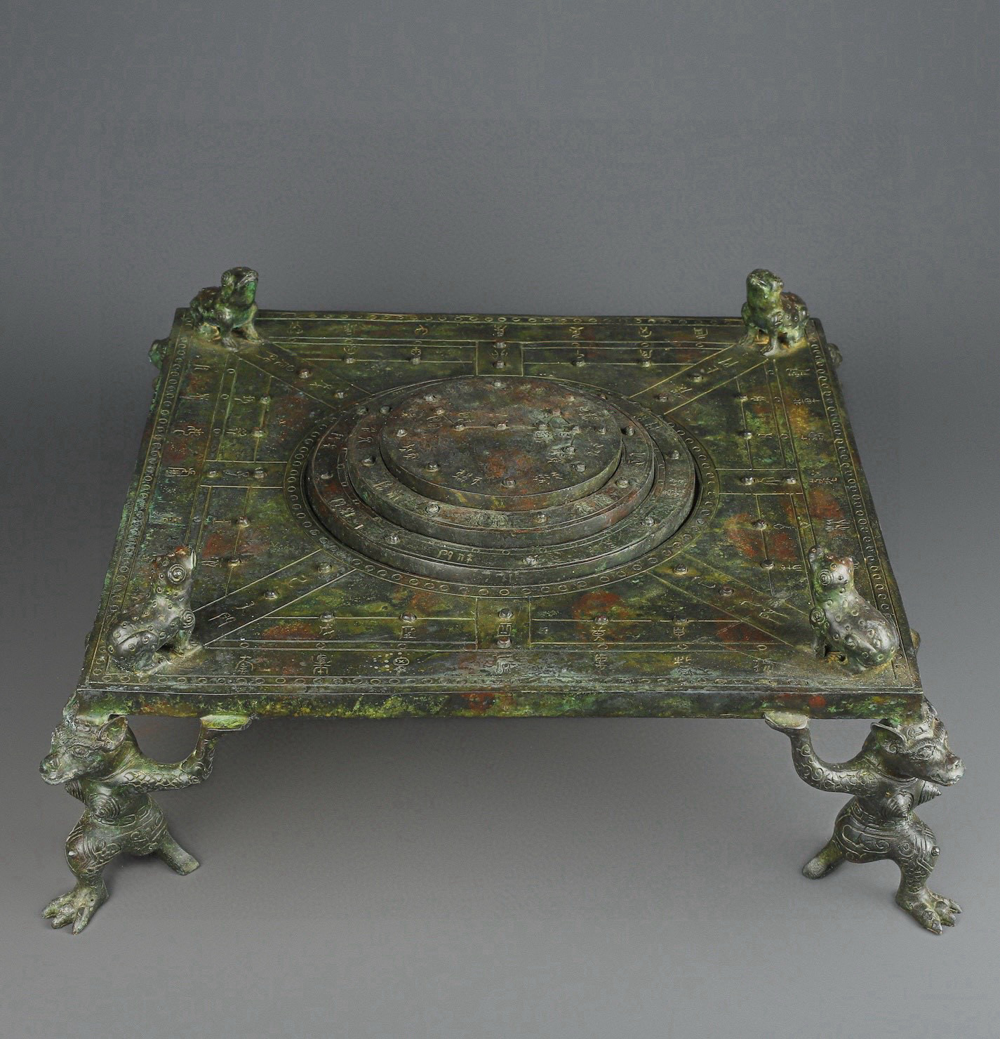 Han Dynasty Bronze Astrology Compass
