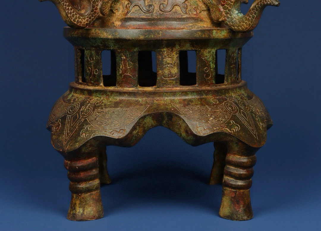 Han Dynasty Bronze Double Dragon Round Pot