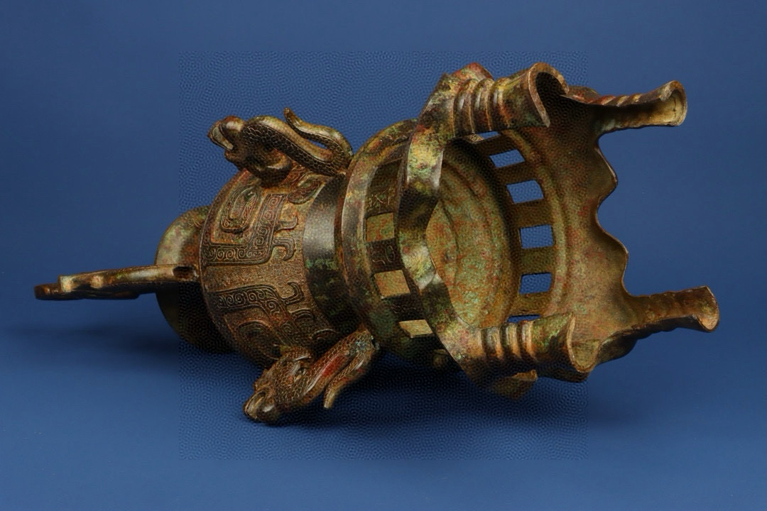 Han Dynasty Bronze Double Dragon Round Pot