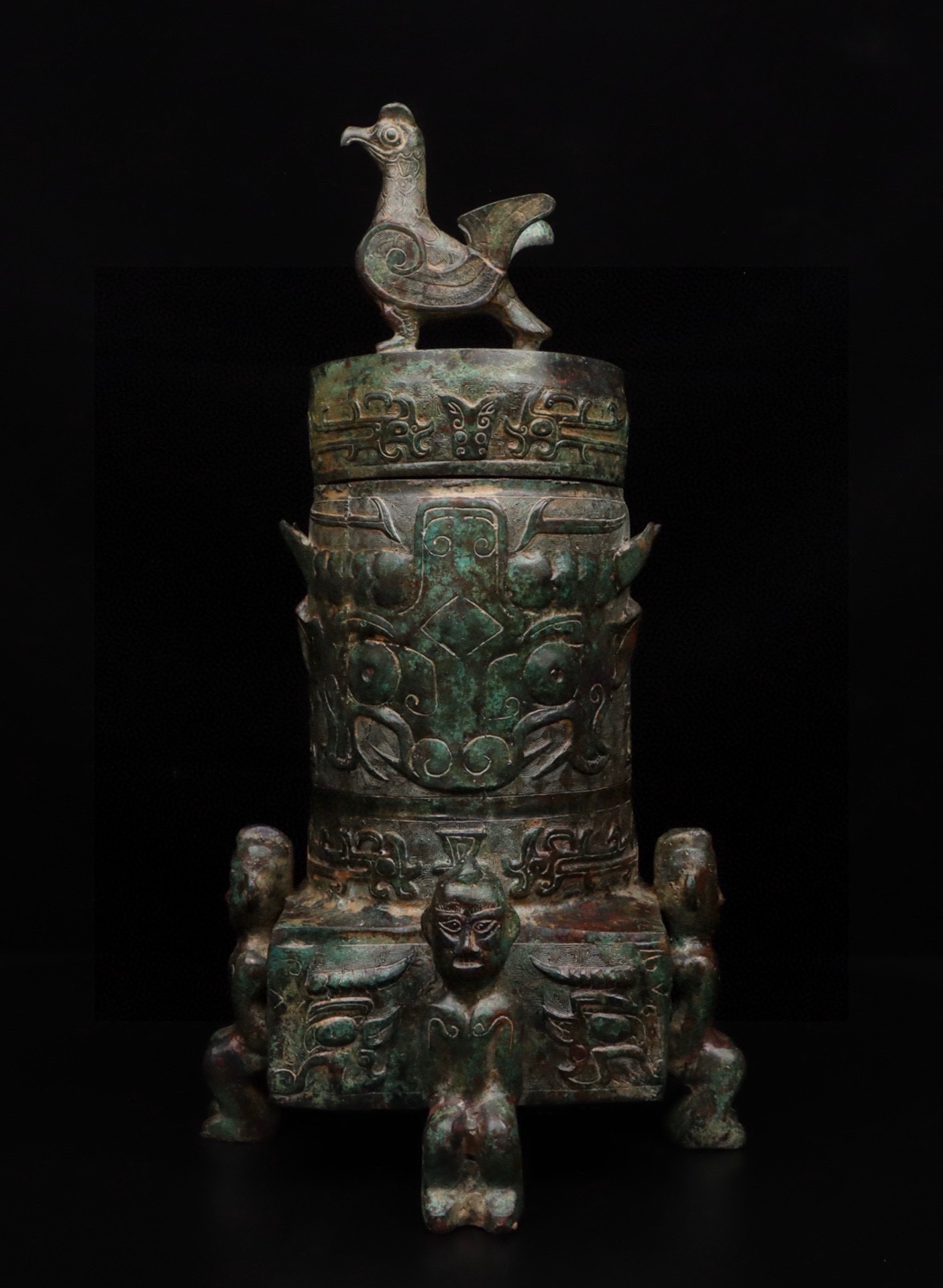 Zhou Dynasty Bronze animal faced bird barn