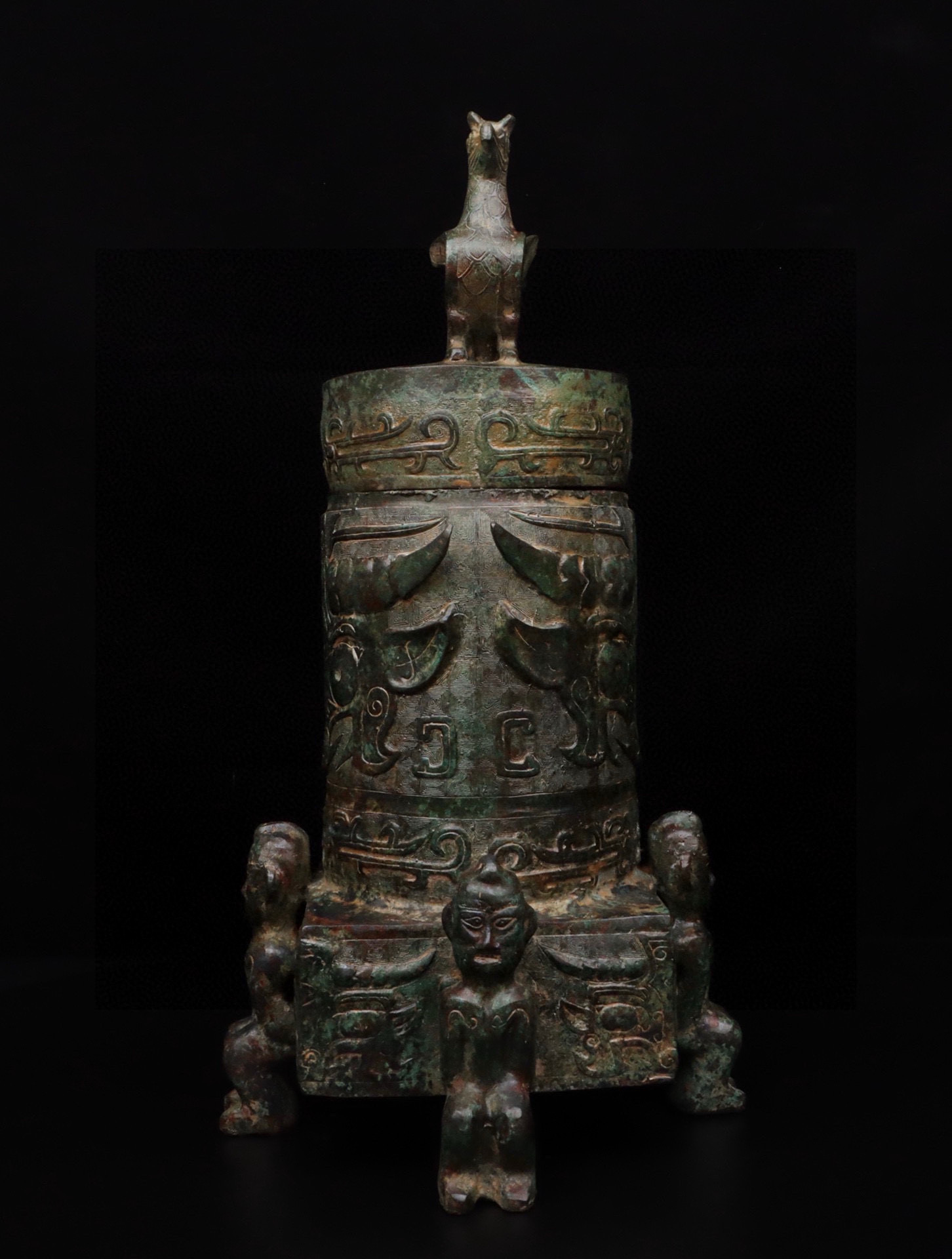 Zhou Dynasty Bronze animal faced bird barn
