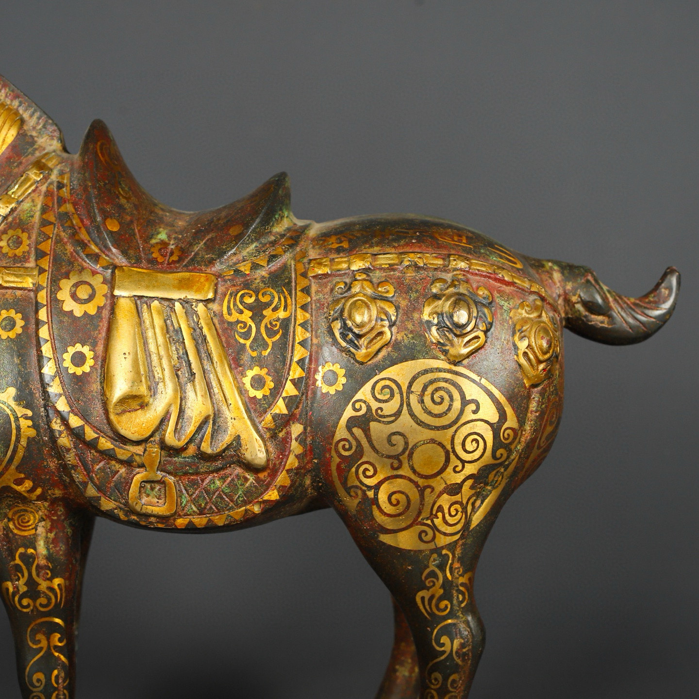 Han Dynasty Bronze and gold pommel horse