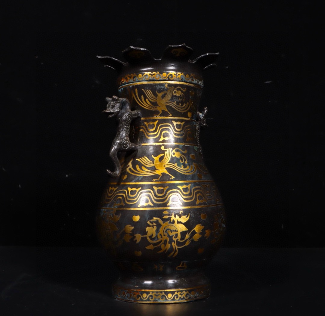 Han Dynasty Bronze and gold double dragon round vase