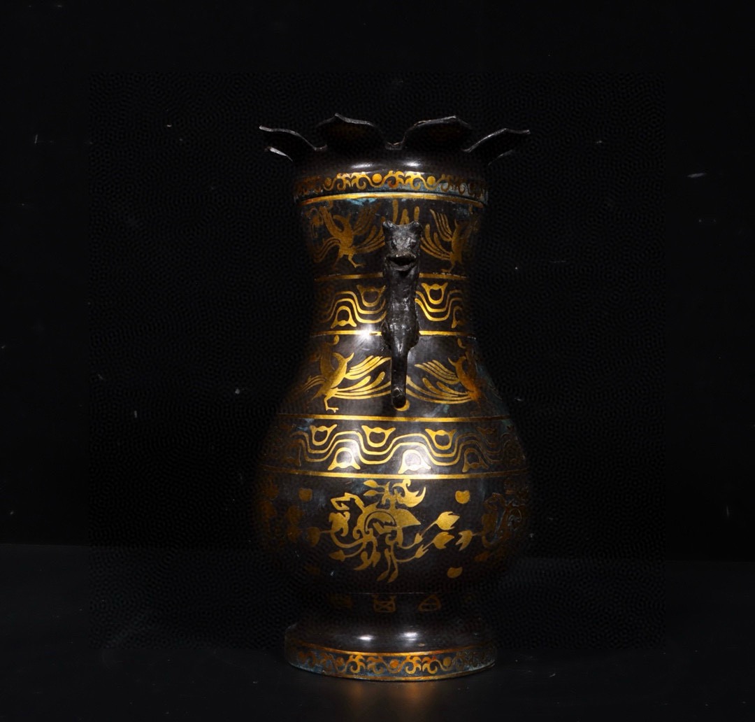 Han Dynasty Bronze and gold double dragon round vase