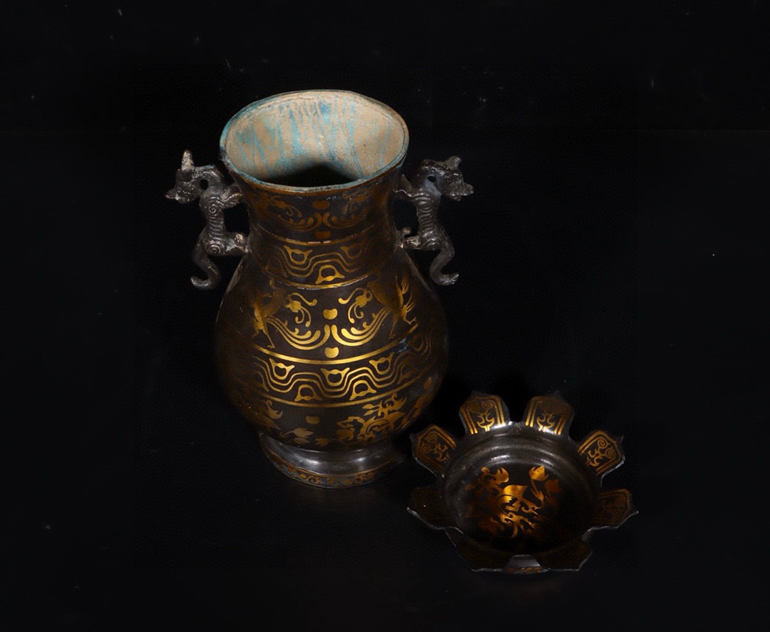Han Dynasty Bronze and gold double dragon round vase