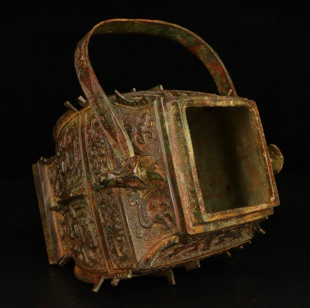 Zhou Dynasty Bronze square beam