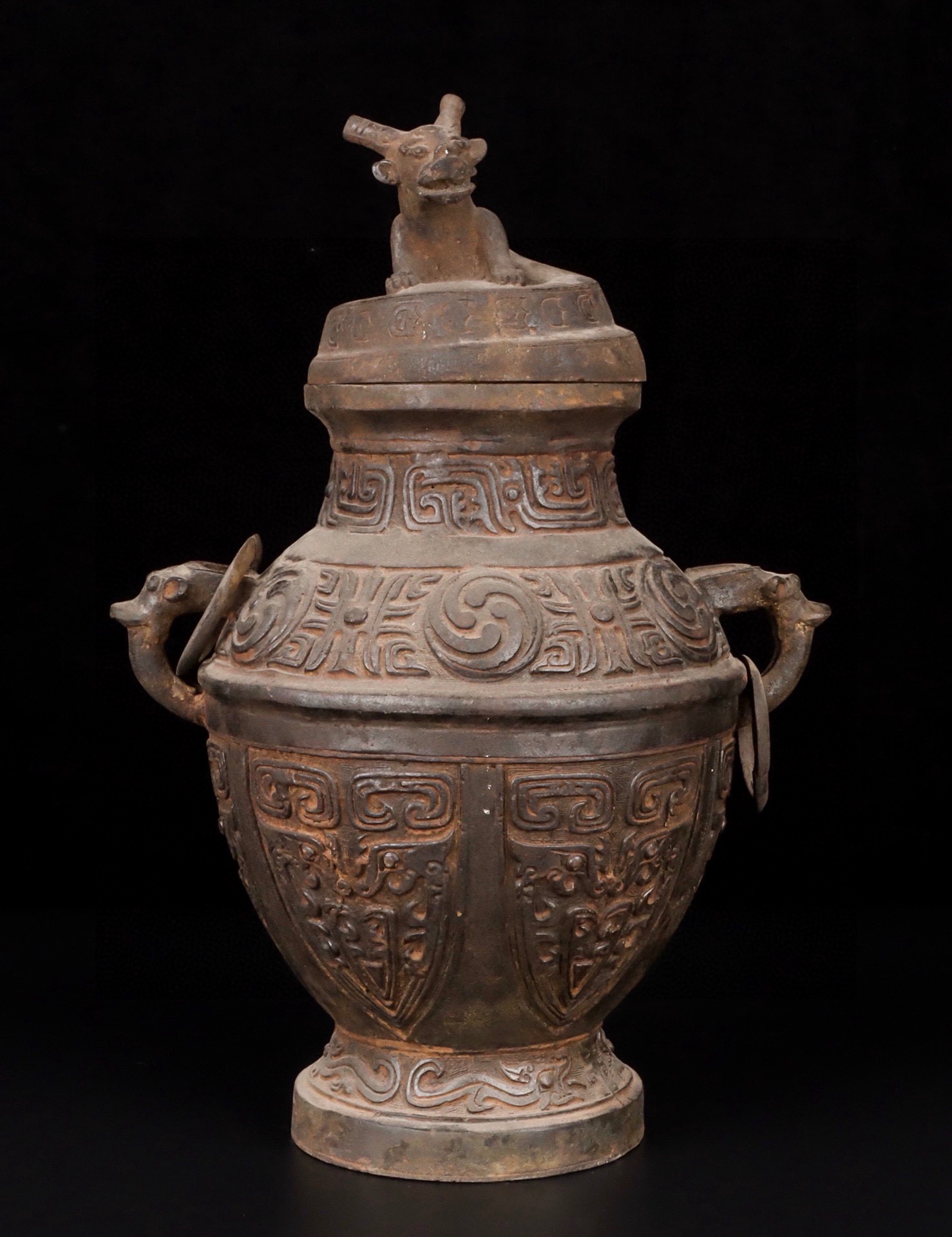 Zhou Dynasty Bronze Panlong Bottle