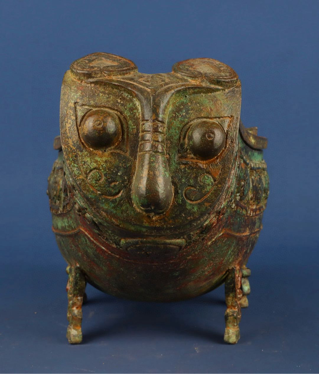 Zhou Dynasty Bronze Cicada Pattern