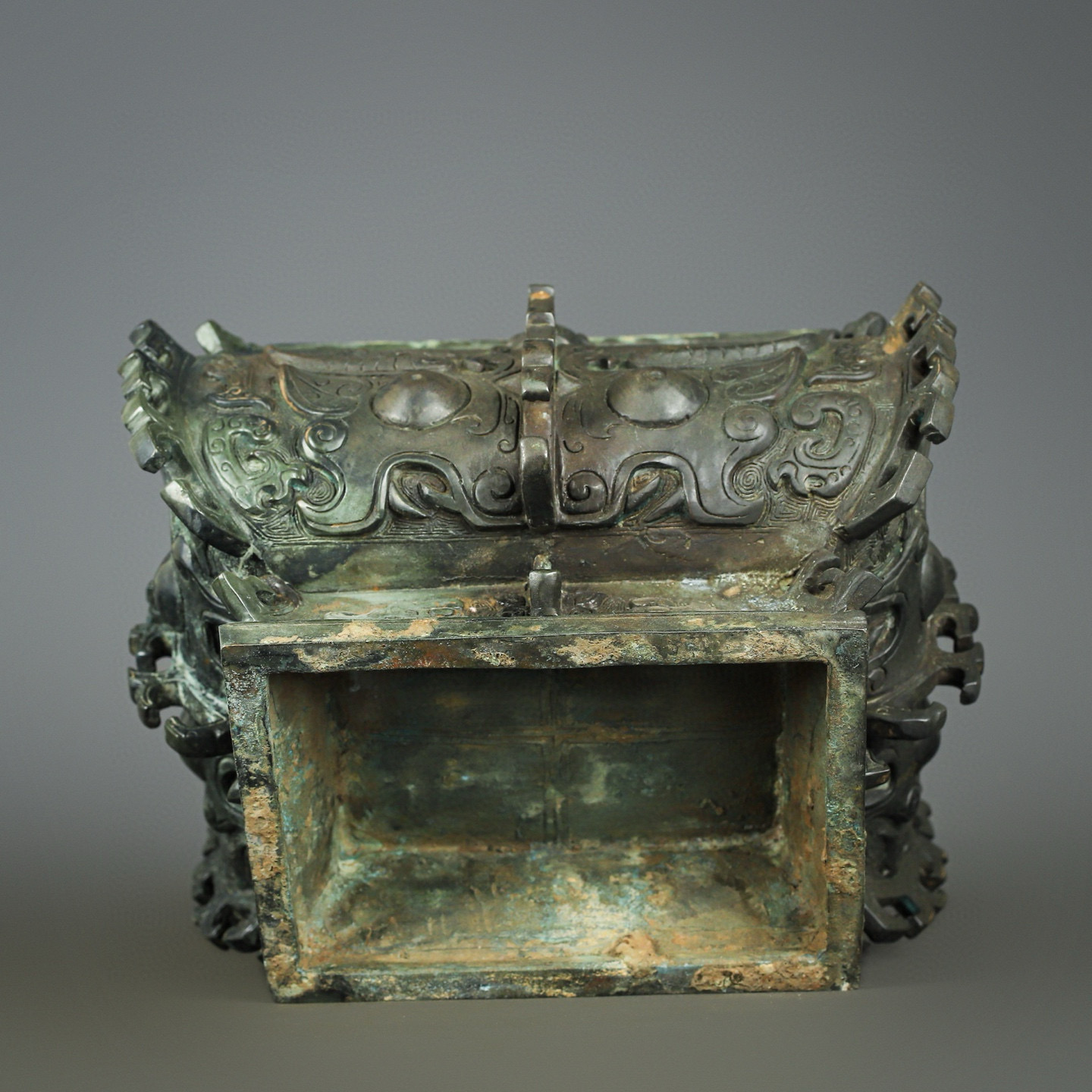Zhou Dynasty Bronze animal mask pattern Fang Yi