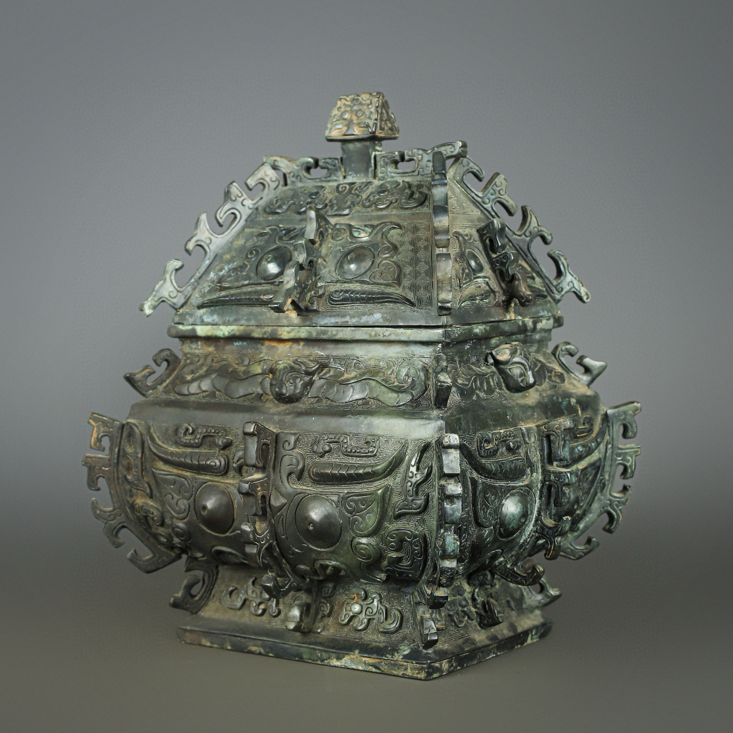 Zhou Dynasty Bronze animal mask pattern Fang Yi