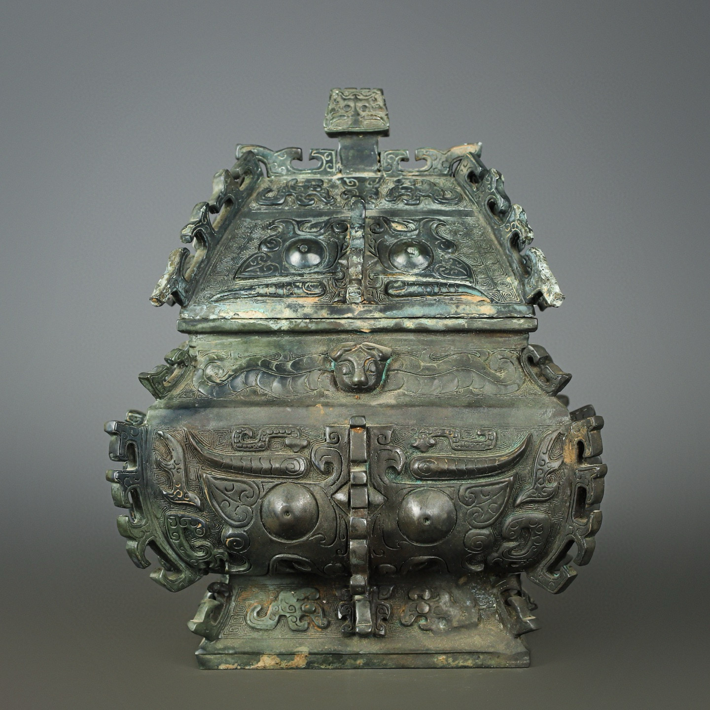 Zhou Dynasty Bronze animal mask pattern Fang Yi