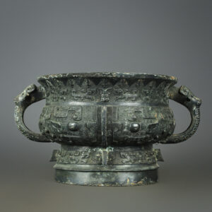 Zhou Dynasty Bronze fine high tin double dragon ear gui