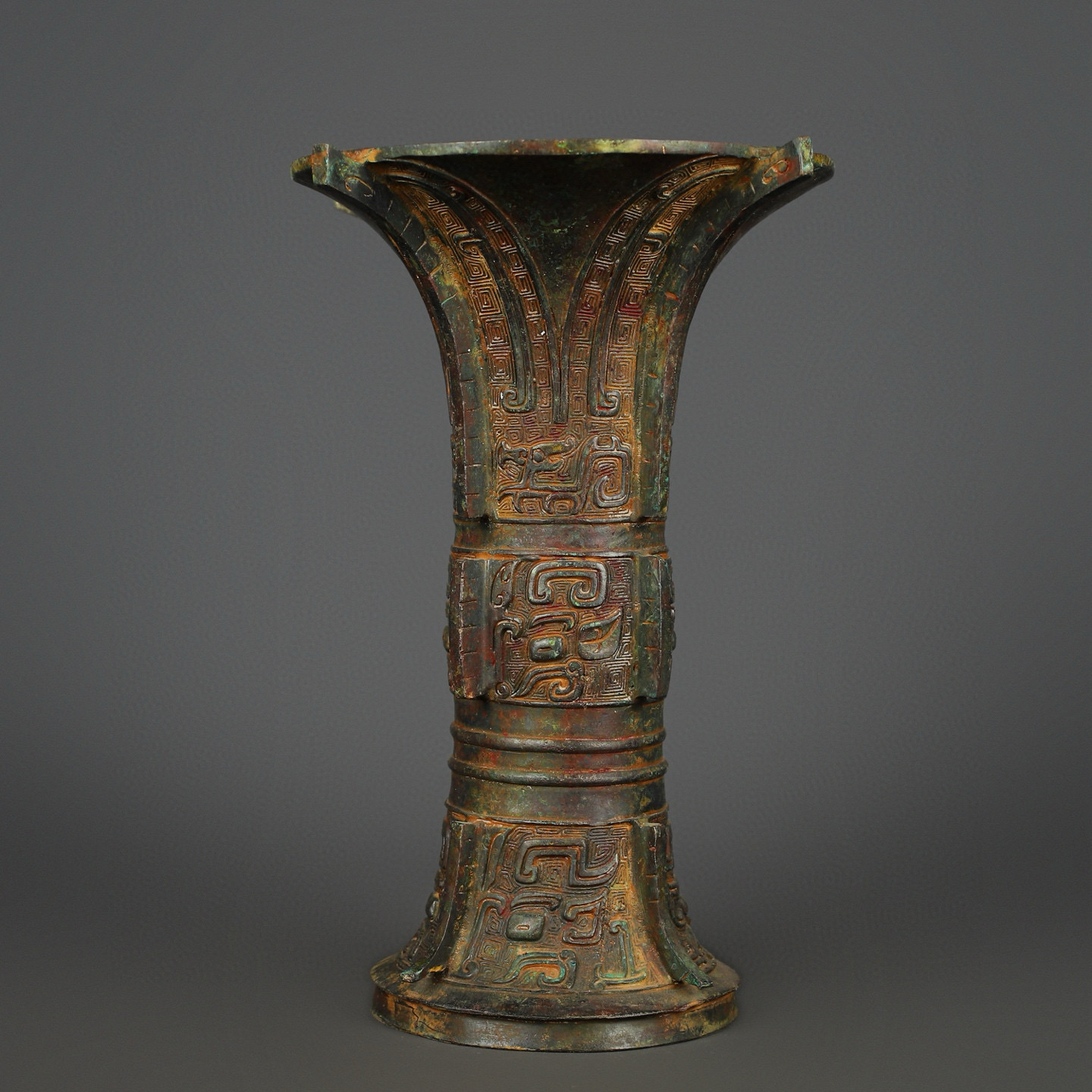 Zhou Dynasty Bronze Round Zun with Animal Mask Pattern