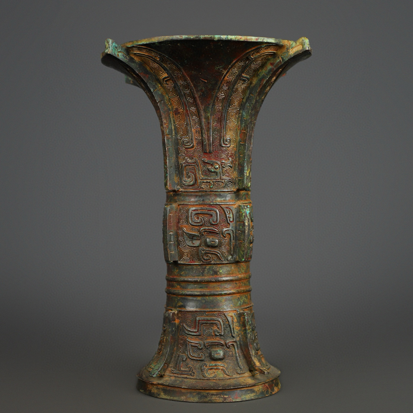 Zhou Dynasty Bronze Round Zun with Animal Mask Pattern
