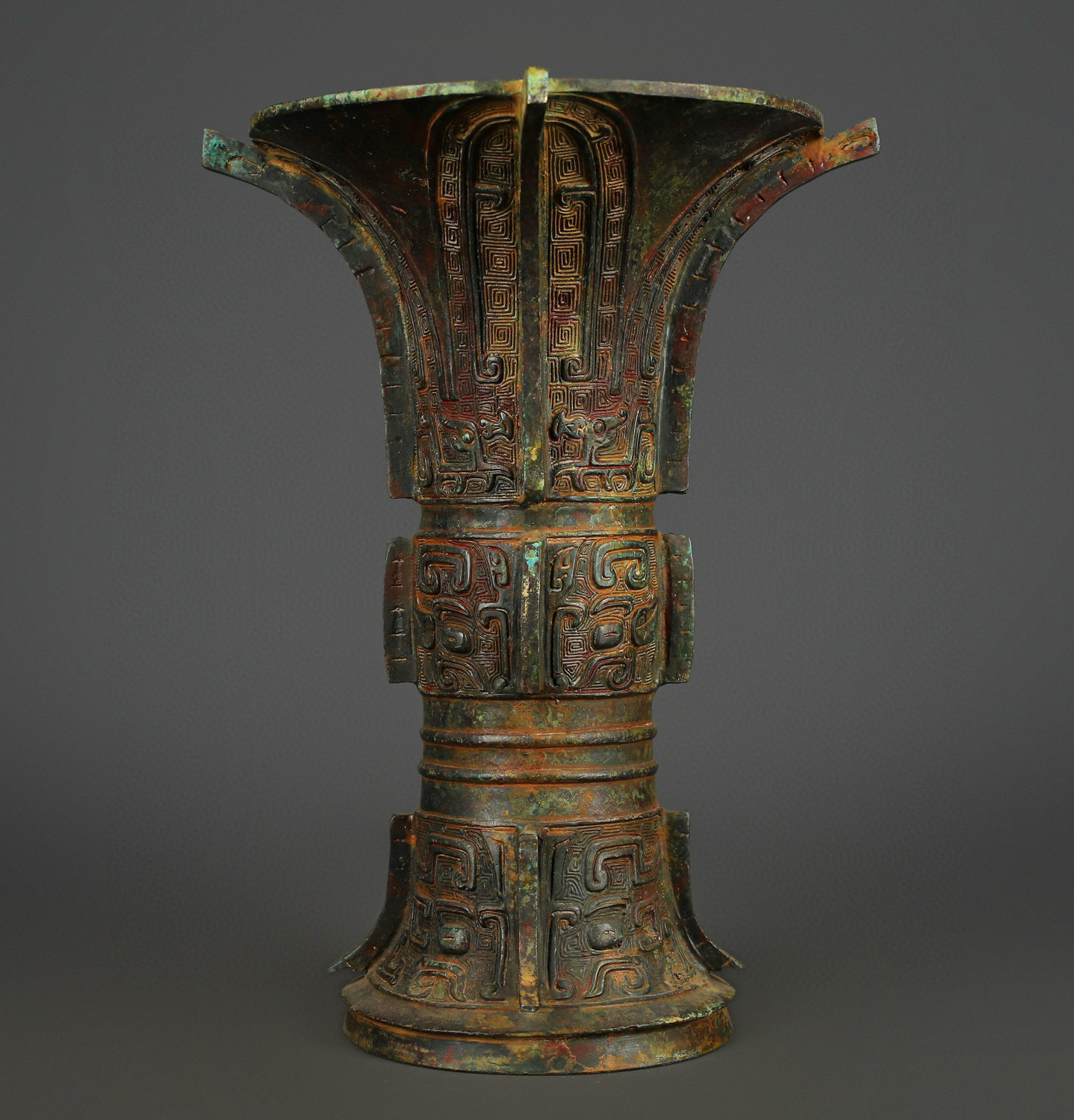 Zhou Dynasty Bronze Round Zun with Animal Mask Pattern