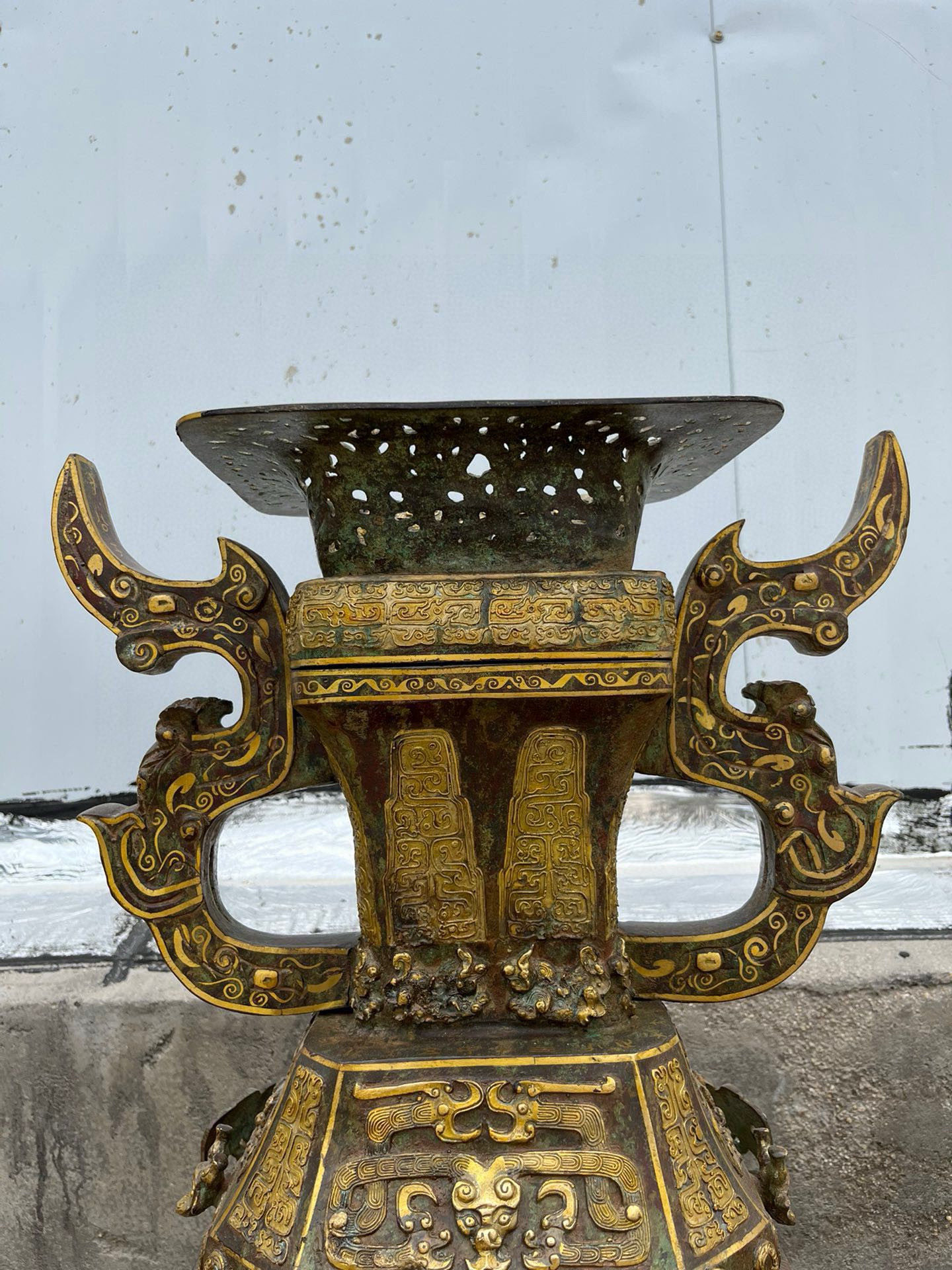 Zhou Dynasty Bronze and gold four legged square Lei