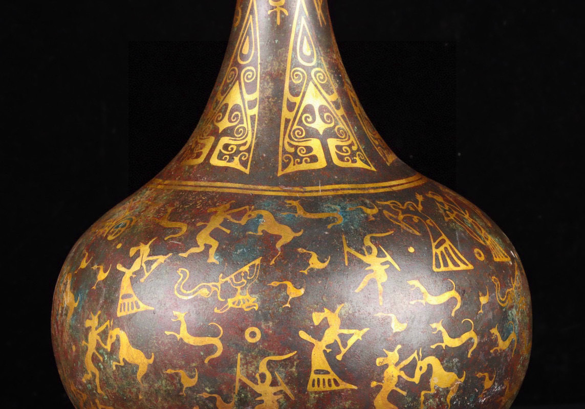 Han Dynasty Bronze and gold garlic bottle