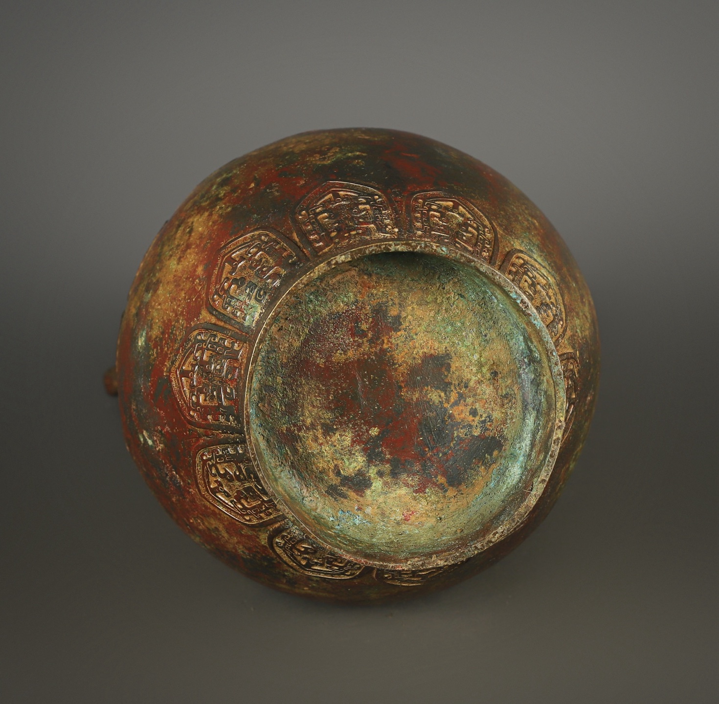 Han Dynasty Bronze Double Dragon Bottle