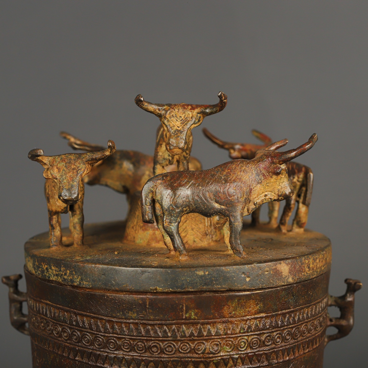 Zhou Dynasty Bronze Five Ox Cang