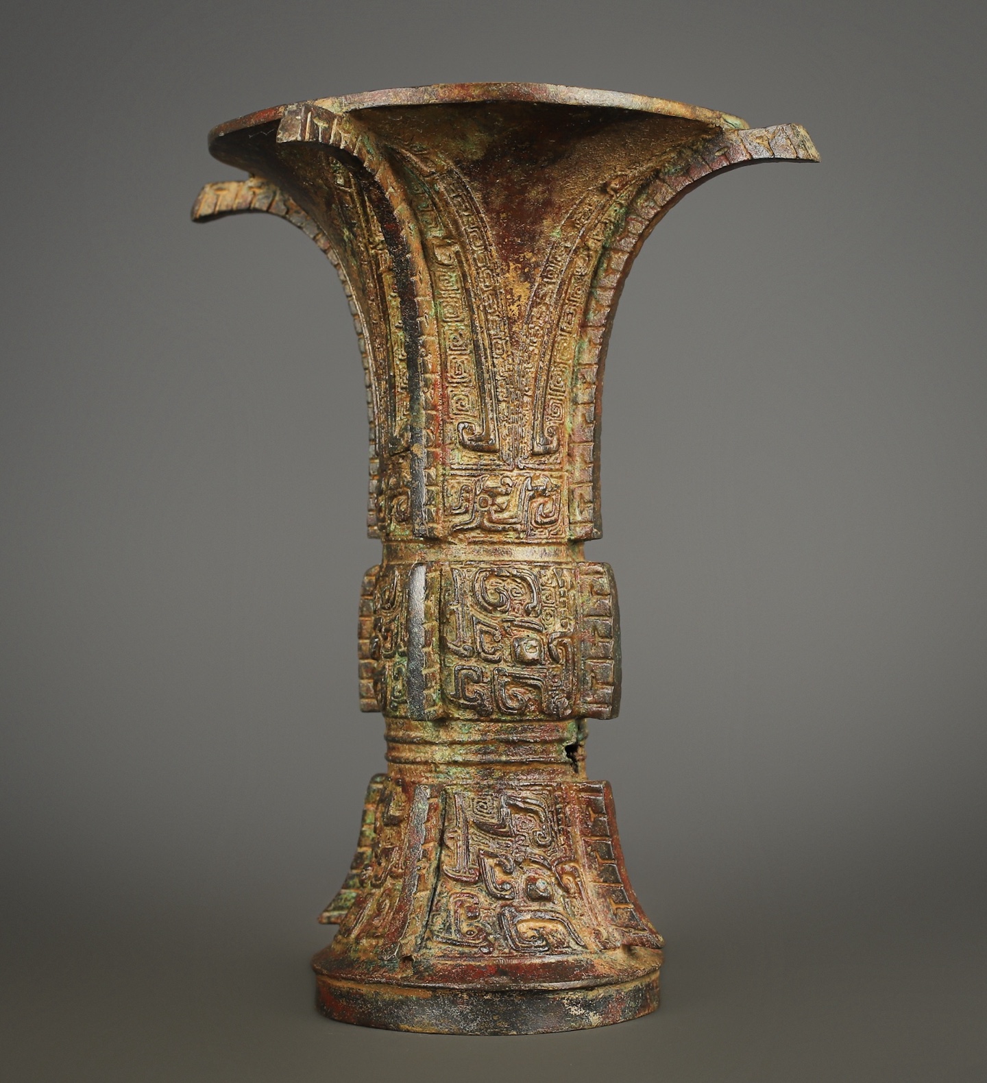 Zhou Dynasty Bronze Round Zun with Animal Mask Pattern