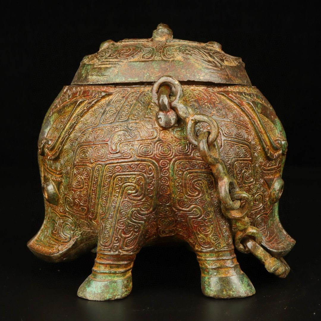 Zhou Dynasty Bronze double sided animal pattern handle
