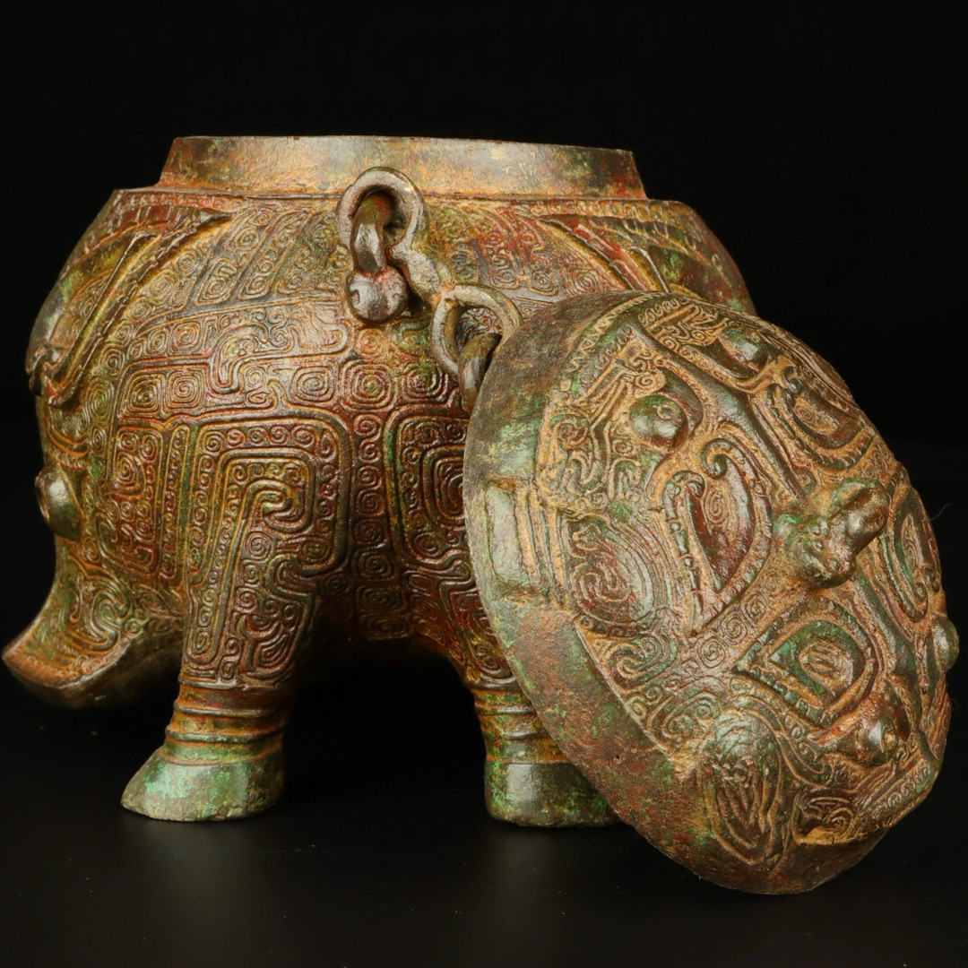 Zhou Dynasty Bronze double sided animal pattern handle