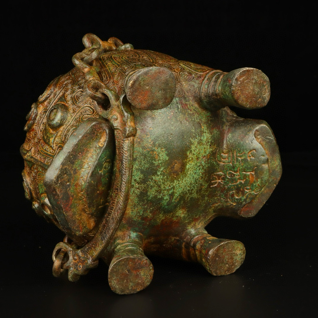 Zhou Dynasty Bronze double sided animal pattern handle