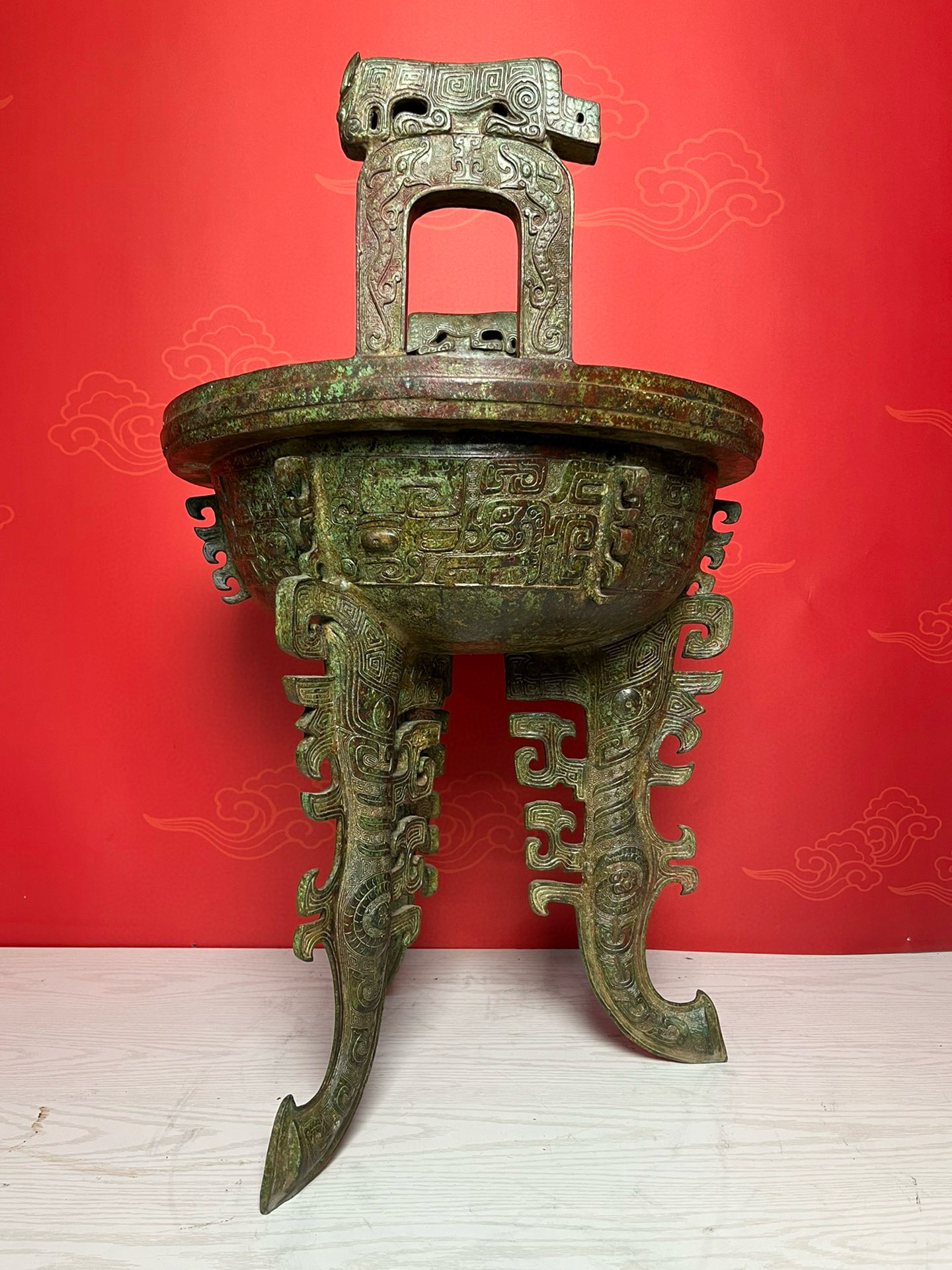 Zhou Dynasty Bronze flat legged tripod