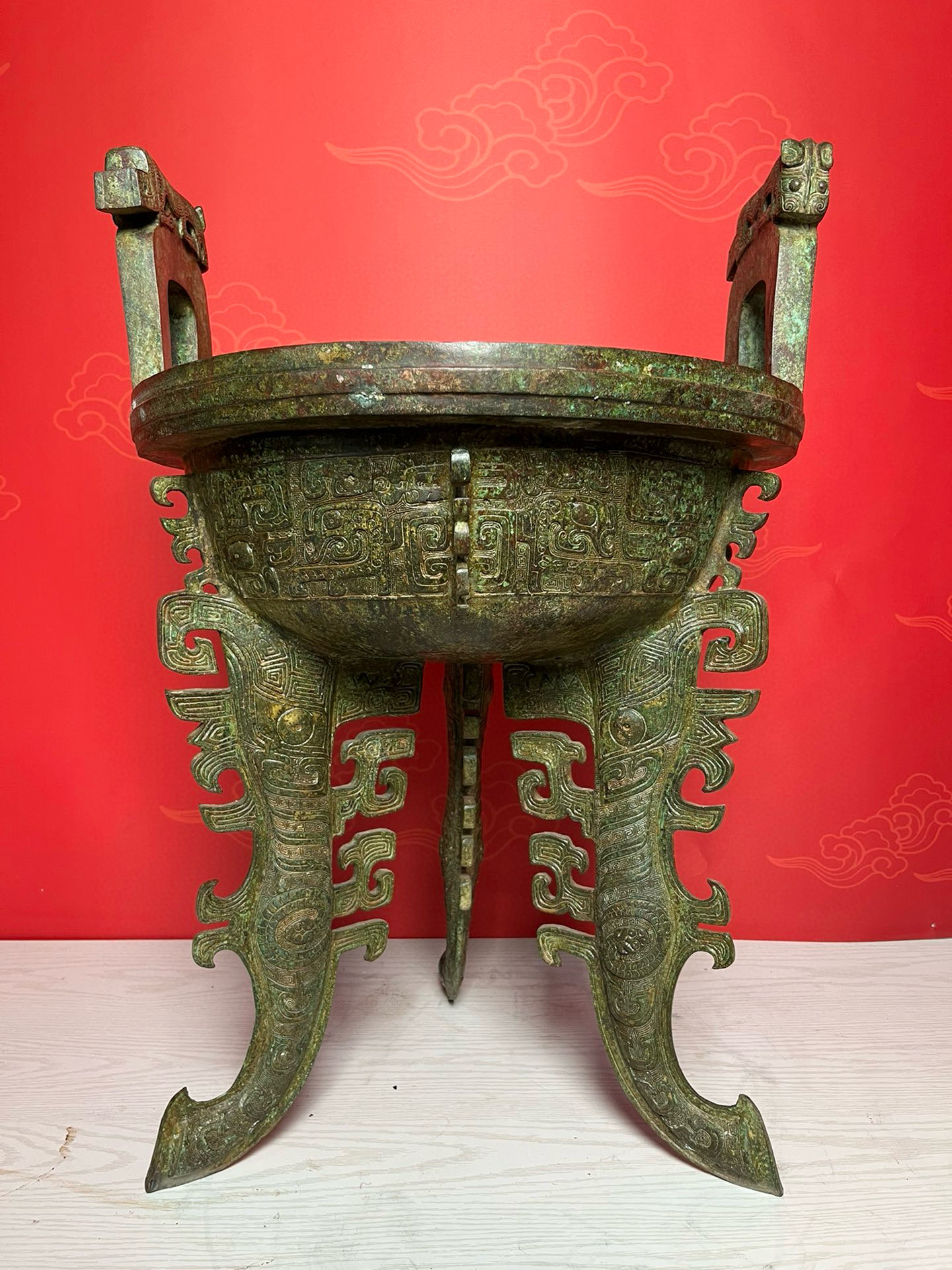 Zhou Dynasty Bronze flat legged tripod
