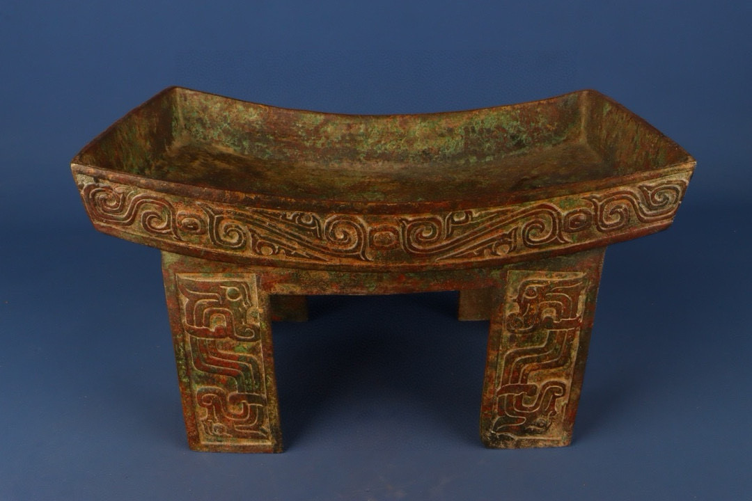 Zhou Dynasty Bronze four legged wall clock dial