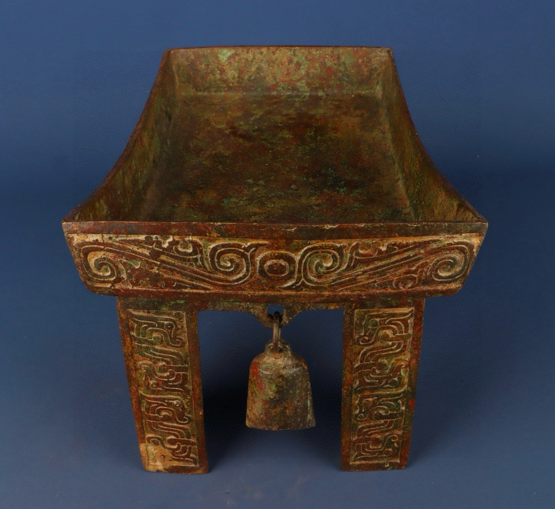 Zhou Dynasty Bronze four legged wall clock dial