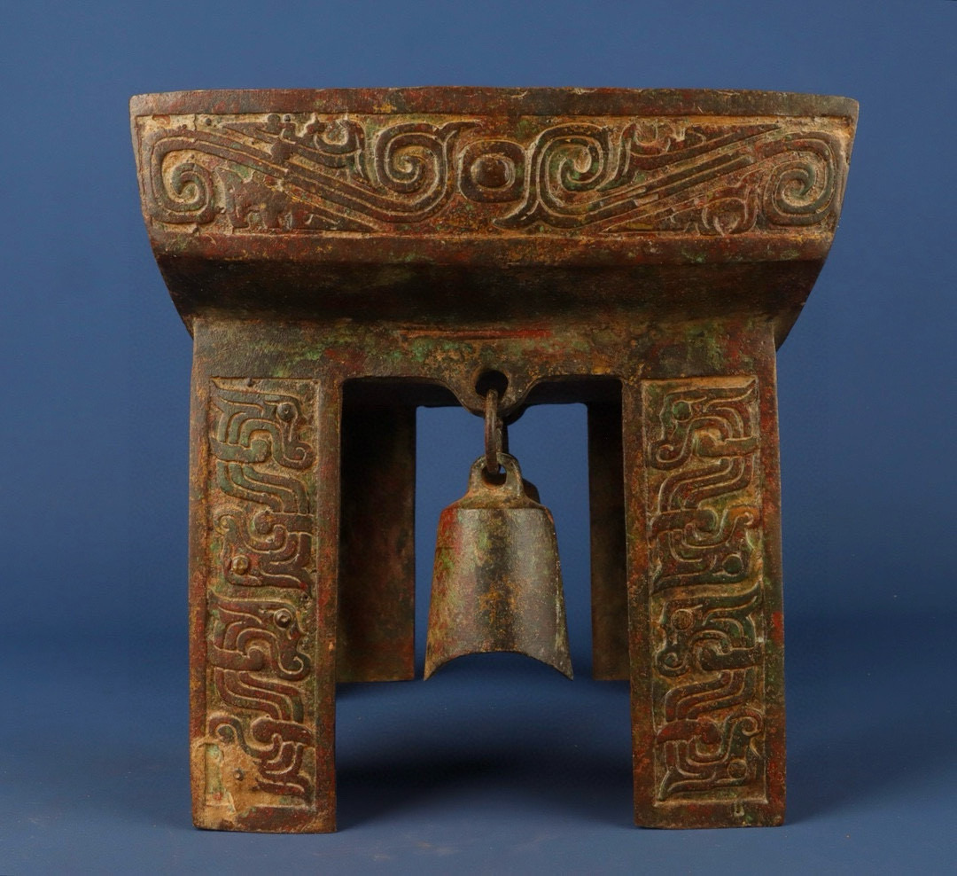 Zhou Dynasty Bronze four legged wall clock dial
